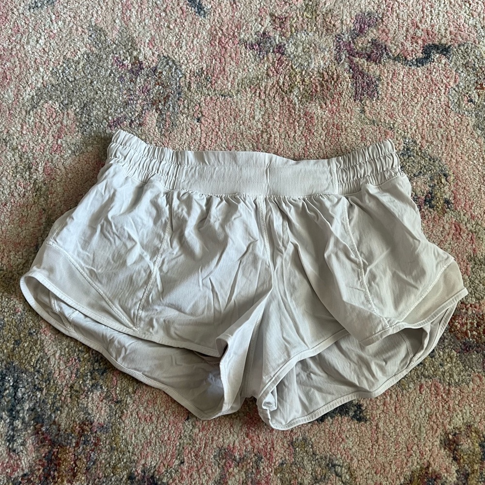 White lululemon hotty hots